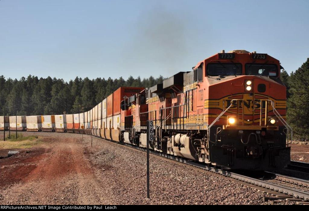 Intermodal races west around the curve